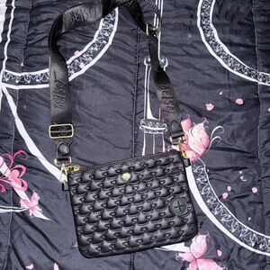 Chic Black Quilted Crossbody Bag